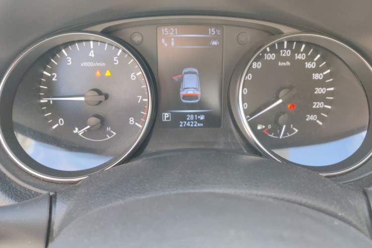Used Nissan Qashqai 2021 2.0L CVT Luxury Edition Odometer Close Up