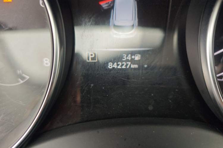 Used Nissan Qashqai 2021 2.0L CVT Luxury Edition Odometer Close Up