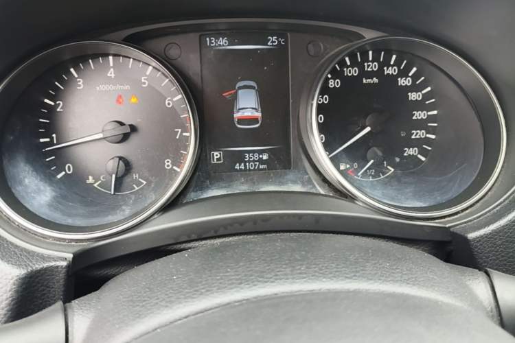 Used Nissan Qashqai 2021 2.0L CVT Smart Enjoyment Version Odometer Close Up