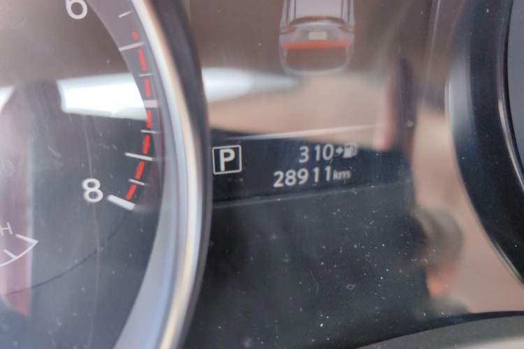 Used Nissan Qashqai 2021 2.0L CVT Smart Enjoyment Version Odometer Close Up