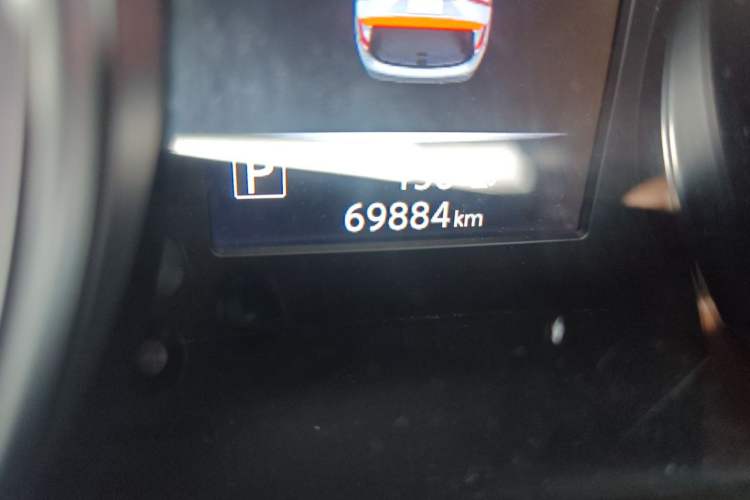 Used Nissan Qashqai 2021 2.0L CVT Luxury Edition Odometer Close Up