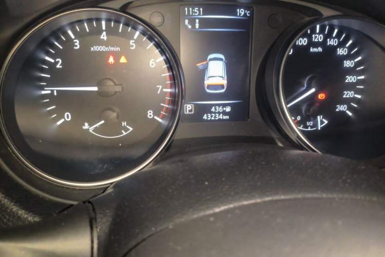 Used Nissan Qashqai 2021 2.0L CVT Luxury Edition Odometer Close Up