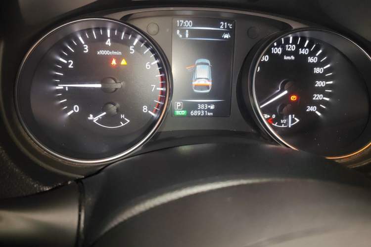 Used Nissan Qashqai 2021 2.0L CVT Luxury Edition Odometer Close Up