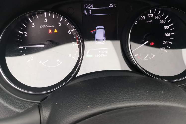 Used Nissan Qashqai 2021 2.0L CVT Luxury Edition Odometer Close Up
