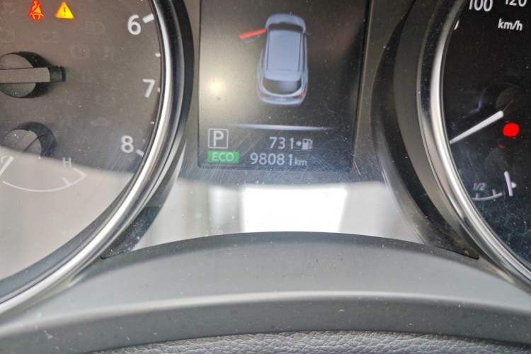 Used Nissan Qashqai 2021 2.0L CVT Luxury Navigation Edition Odometer Close Up