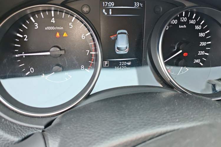 Used Nissan Qashqai 2021 2.0L CVT Luxury Edition Odometer Close Up