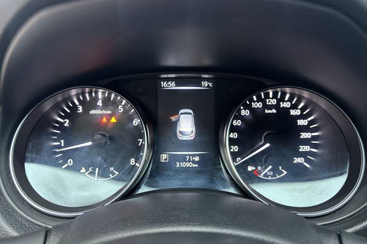 Used Nissan Qashqai 2021 2.0L CVT Smart Enjoyment Version Odometer Close Up