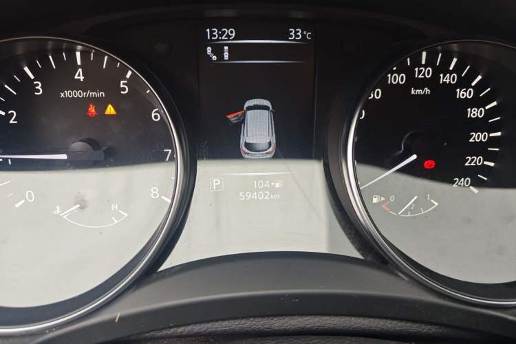 Used Nissan Qashqai 2021 2.0L CVT Luxury Edition Odometer Close Up