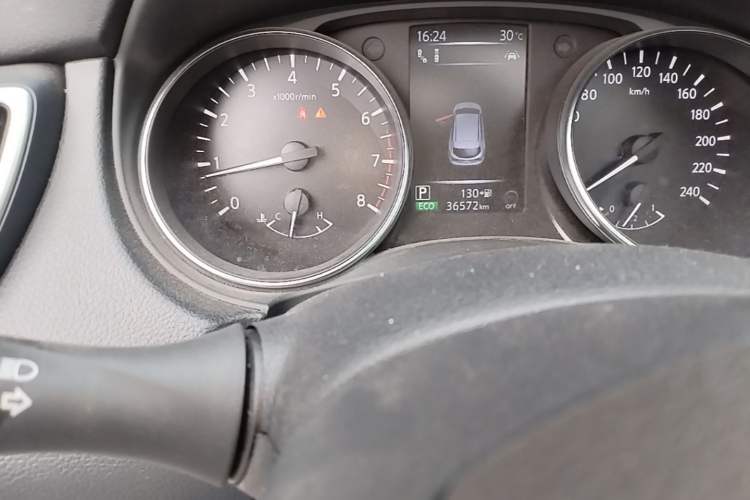 Used Nissan Qashqai 2021 2.0L CVT Luxury Edition Odometer Close Up