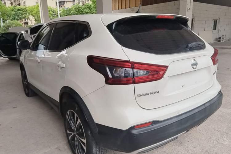 Used Nissan Qashqai 2021 2.0L CVT Luxury Edition Rear Left 45 Deg