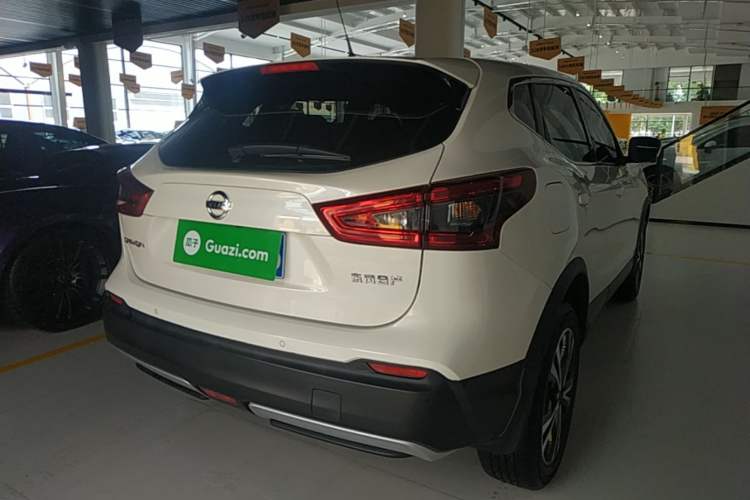 Used Nissan Qashqai 2021 2.0L CVT Luxury Edition Rear Right 45 Deg