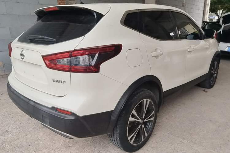 Used Nissan Qashqai 2021 2.0L CVT Luxury Edition Rear Right 45 Deg