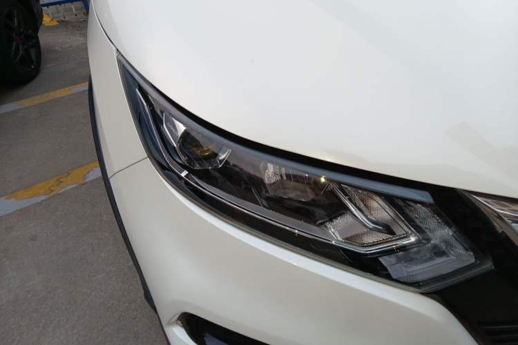 Used Nissan Qashqai 2021 2.0L CVT Smart Enjoyment Version Right Front Headlight