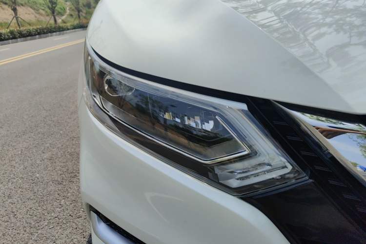 Used Nissan Qashqai 2021 2.0L CVT Luxury Edition Right Front Headlight