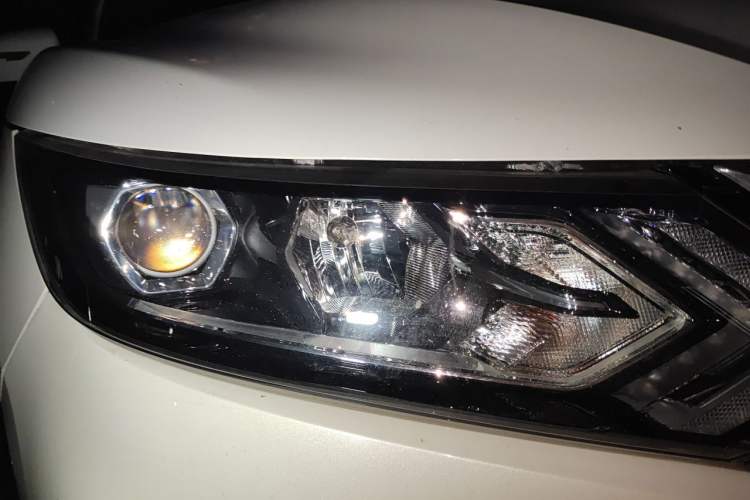 Used Nissan Qashqai 2021 2.0L CVT Smart Enjoyment Version Right Front Headlight