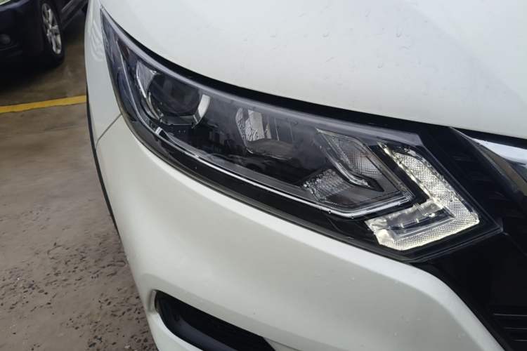 Used Nissan Qashqai 2021 2.0L CVT Smart Enjoyment Version Right Front Headlight