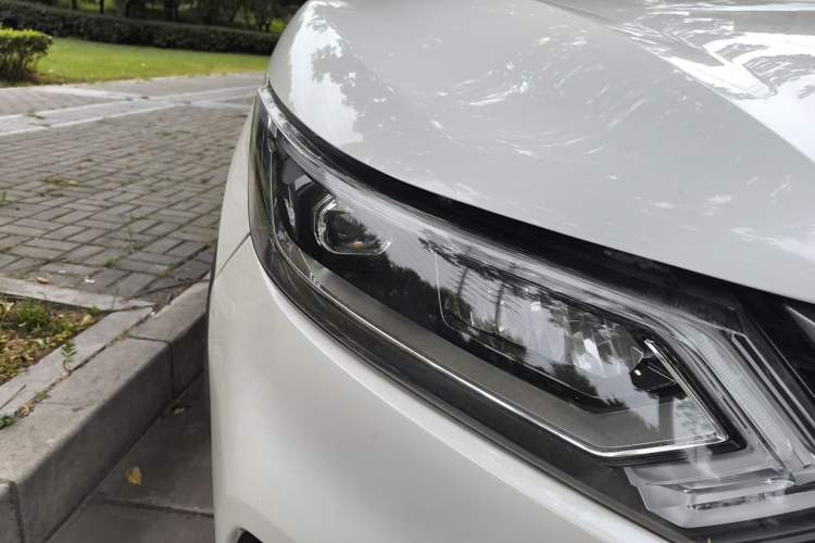 Used Nissan Qashqai 2021 2.0L CVT Luxury Edition Right Front Headlight