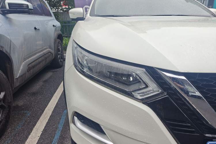 Used Nissan Qashqai 2021 2.0L CVT Luxury Edition Right Front Headlight