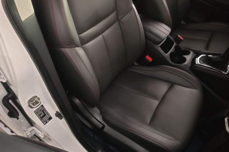 Used Nissan Qashqai 2021 2.0L CVT Luxury Edition Right Front Seat