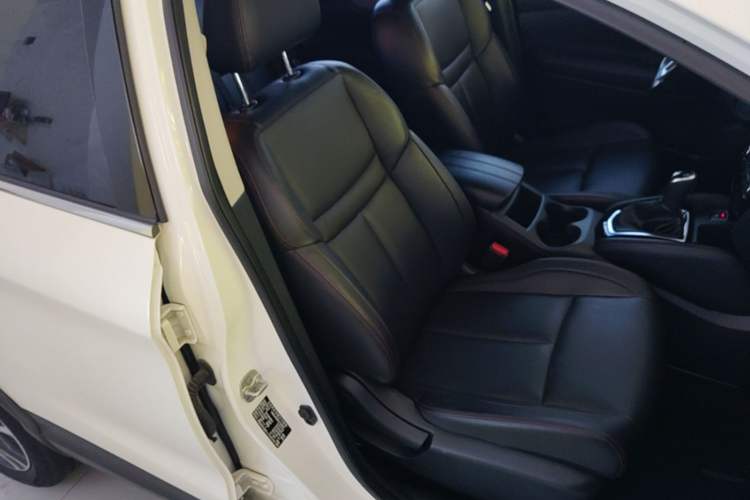 Used Nissan Qashqai 2021 2.0L CVT Luxury Edition Right Front Seat
