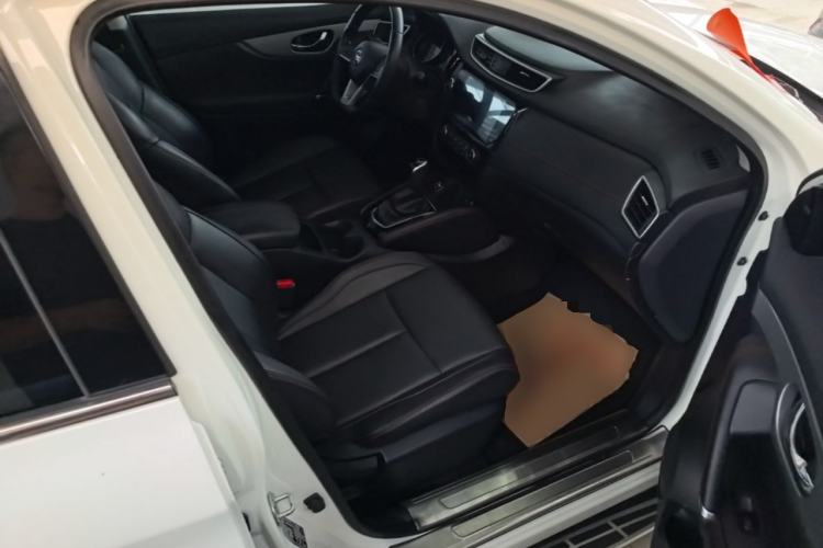 Used Nissan Qashqai 2021 2.0L CVT Luxury Edition Right Front Seat