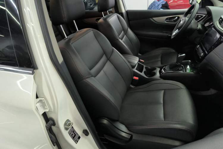 Used Nissan Qashqai 2021 2.0L CVT Luxury Edition Right Front Seat