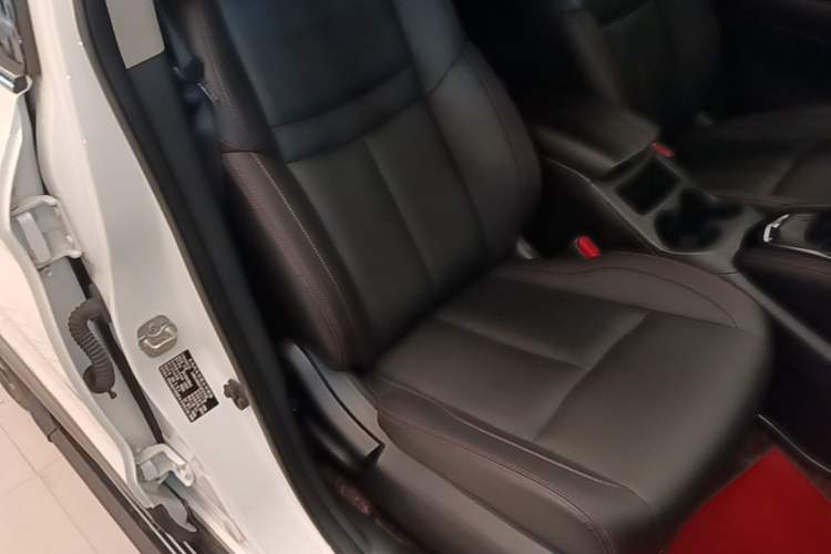 Used Nissan Qashqai 2021 2.0L CVT Luxury Edition Right Front Seat