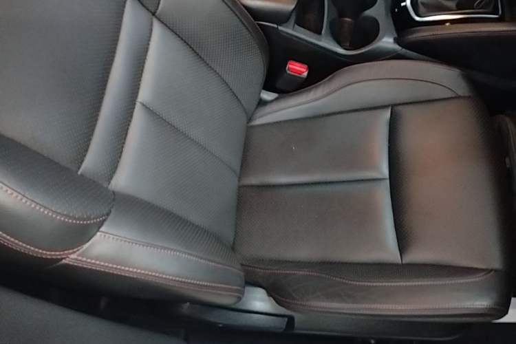 Used Nissan Qashqai 2021 2.0L CVT Luxury Edition Right Front Seat