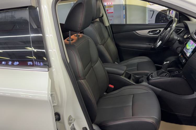 Used Nissan Qashqai 2021 2.0L CVT Luxury Edition Right Front Seat