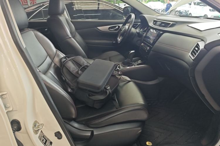 Used Nissan Qashqai 2021 2.0L CVT Luxury Edition Right Front Seat