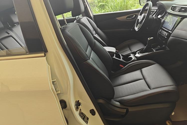 Used Nissan Qashqai 2021 2.0L CVT Luxury Edition Right Front Seat