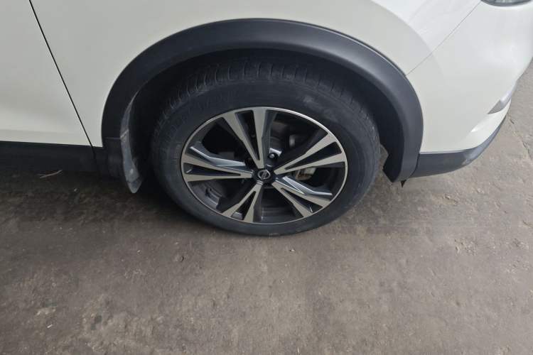 Used Nissan Qashqai 2021 2.0L CVT Luxury Edition Right Front Wheel Hub