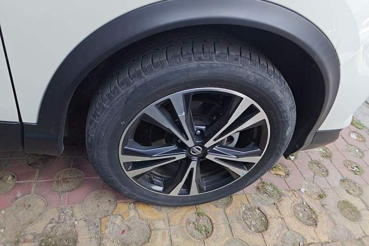 Used Nissan Qashqai 2021 2.0L CVT Luxury Edition Right Front Wheel Hub