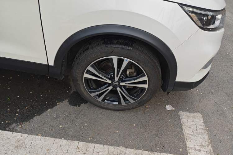 Used Nissan Qashqai 2021 2.0L CVT Luxury Edition Right Front Wheel Hub