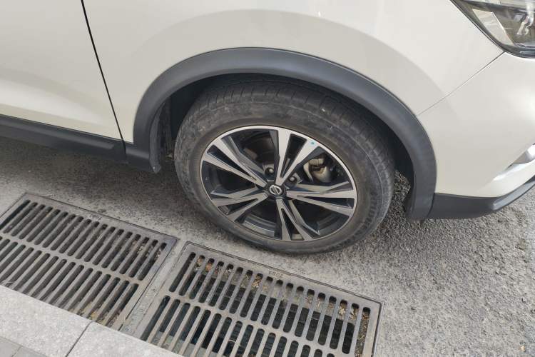 Used Nissan Qashqai 2021 2.0L CVT Luxury Edition Right Front Wheel Hub