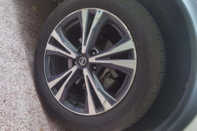 Used Nissan Qashqai 2021 2.0L CVT Luxury Edition Right Front Wheel Hub