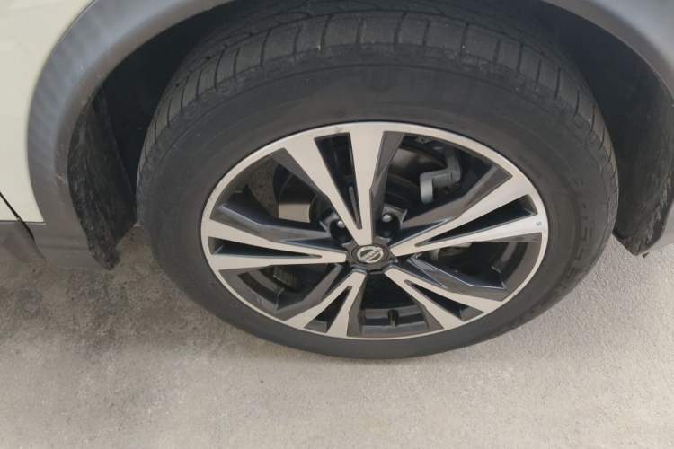 Used Nissan Qashqai 2021 2.0L CVT Luxury Navigation Edition Right Front Wheel Hub