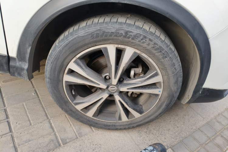 Used Nissan Qashqai 2021 2.0L CVT Luxury Edition Right Front Wheel Hub