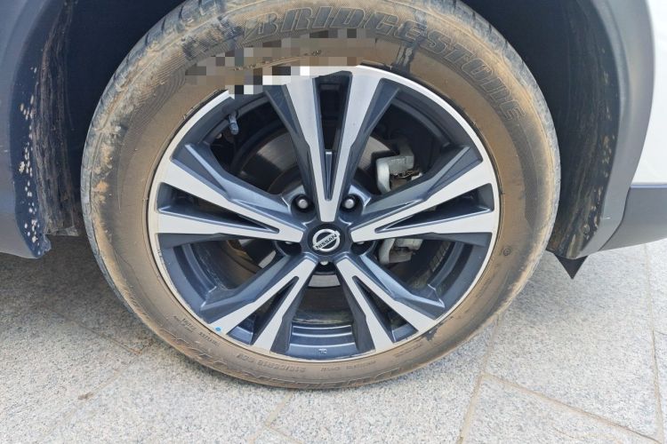 Used Nissan Qashqai 2021 2.0L CVT Luxury Navigation Edition Right Front Wheel Hub