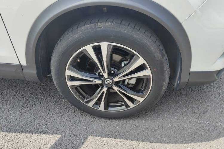 Used Nissan Qashqai 2021 2.0L CVT Luxury Edition Right Front Wheel Hub