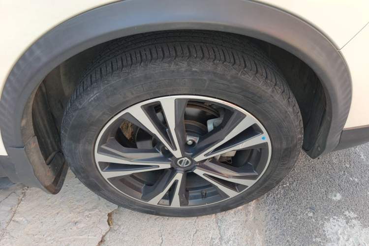 Used Nissan Qashqai 2021 2.0L CVT Luxury Edition Right Front Wheel Hub
