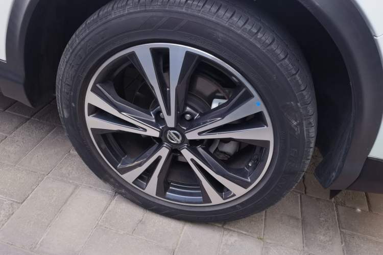 Used Nissan Qashqai 2021 2.0L CVT Luxury Edition Right Front Wheel Hub