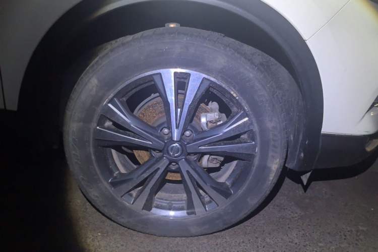 Used Nissan Qashqai 2021 2.0L CVT Luxury Edition Right Front Wheel Hub