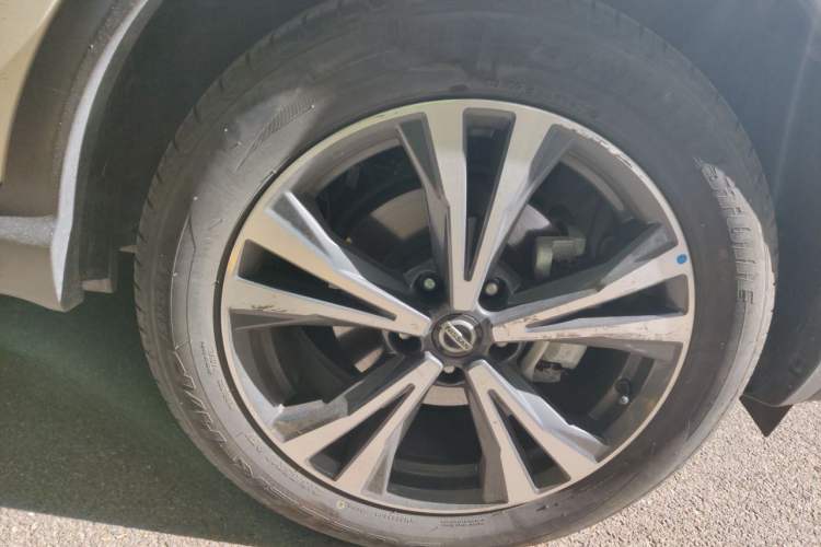 Used Nissan Qashqai 2021 2.0L CVT Luxury Edition Right Front Wheel Hub