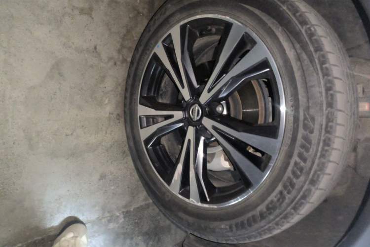 Used Nissan Qashqai 2021 2.0L CVT Luxury Edition Right Front Wheel Hub