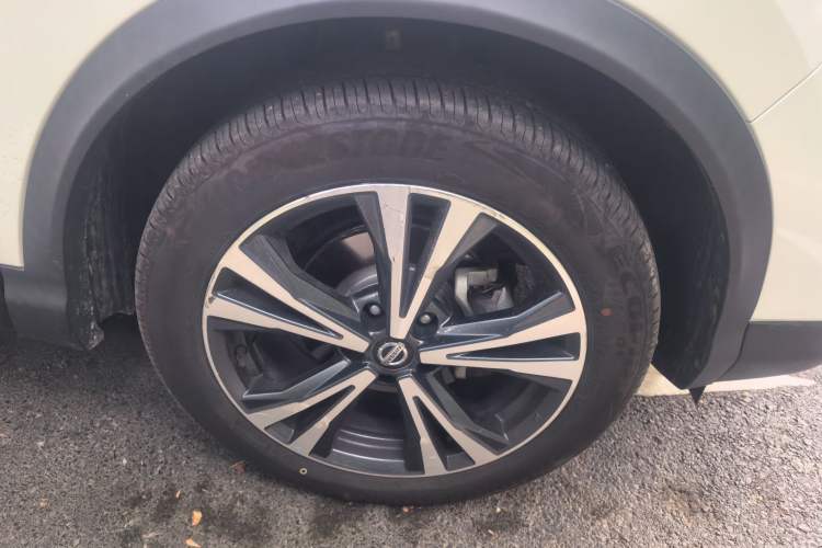 Used Nissan Qashqai 2021 2.0L CVT Luxury Edition Right Front Wheel Hub