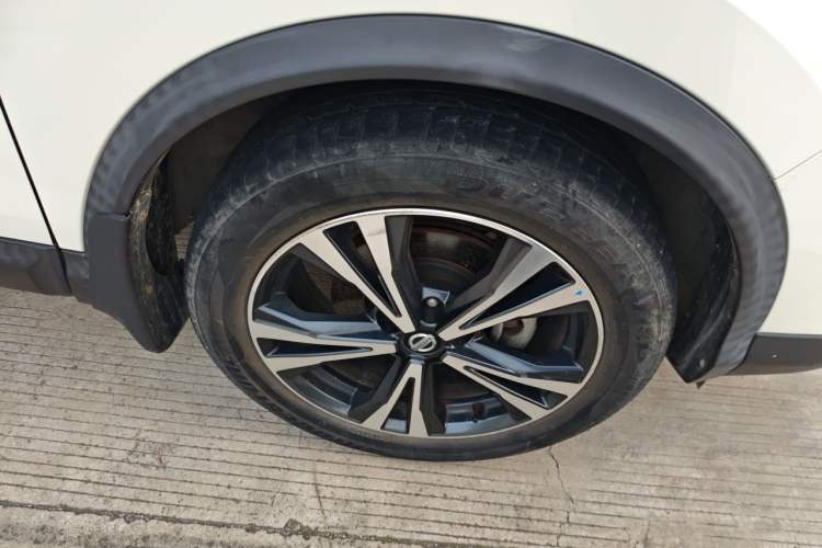 Used Nissan Qashqai 2021 2.0L CVT Luxury Edition Right Front Wheel Hub