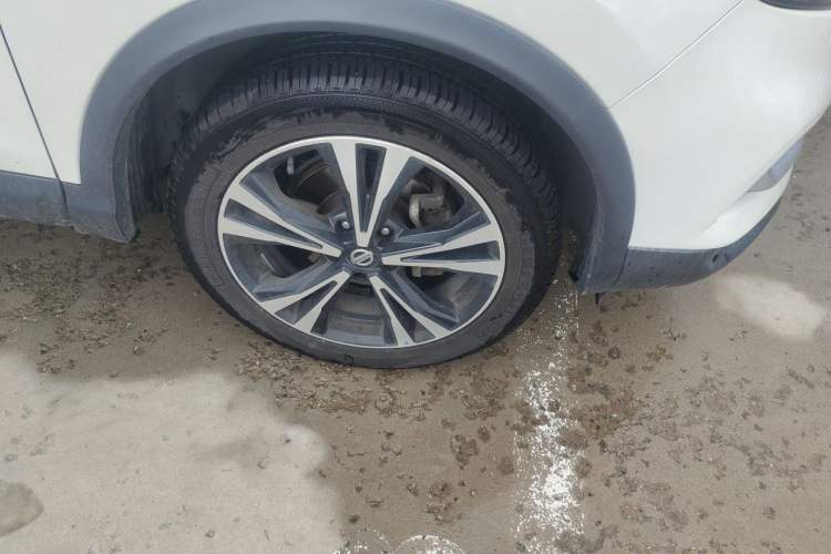 Used Nissan Qashqai 2021 2.0L CVT Luxury Edition Right Front Wheel Hub