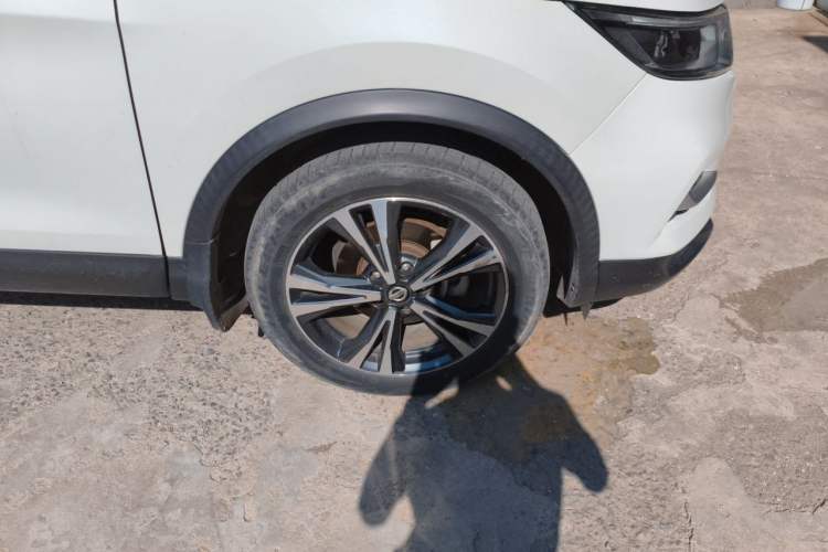 Used Nissan Qashqai 2021 2.0L CVT Luxury Edition Right Front Wheel Hub