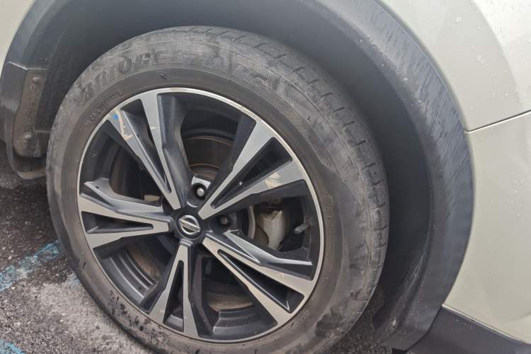 Used Nissan Qashqai 2021 2.0L CVT Luxury Edition Right Front Wheel Hub